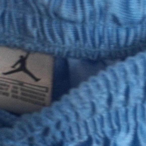 Boys Jordan Shorts - Picture 3 of 5